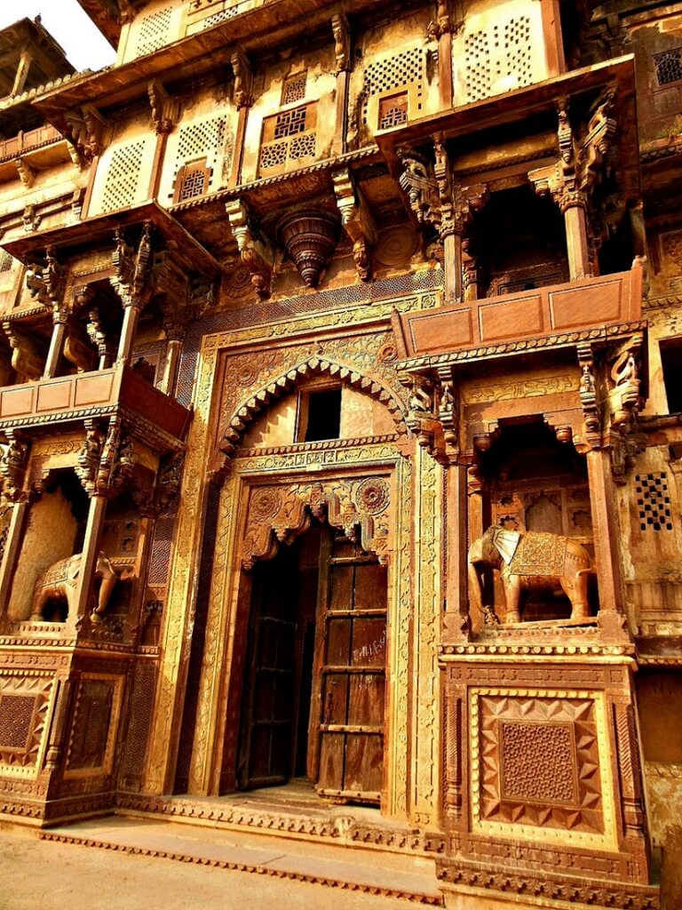 Inspire toi des cultures étrangères pour te différencier (Raja Mahal-Fort et Jahangir Mahal- Palace, Inde)