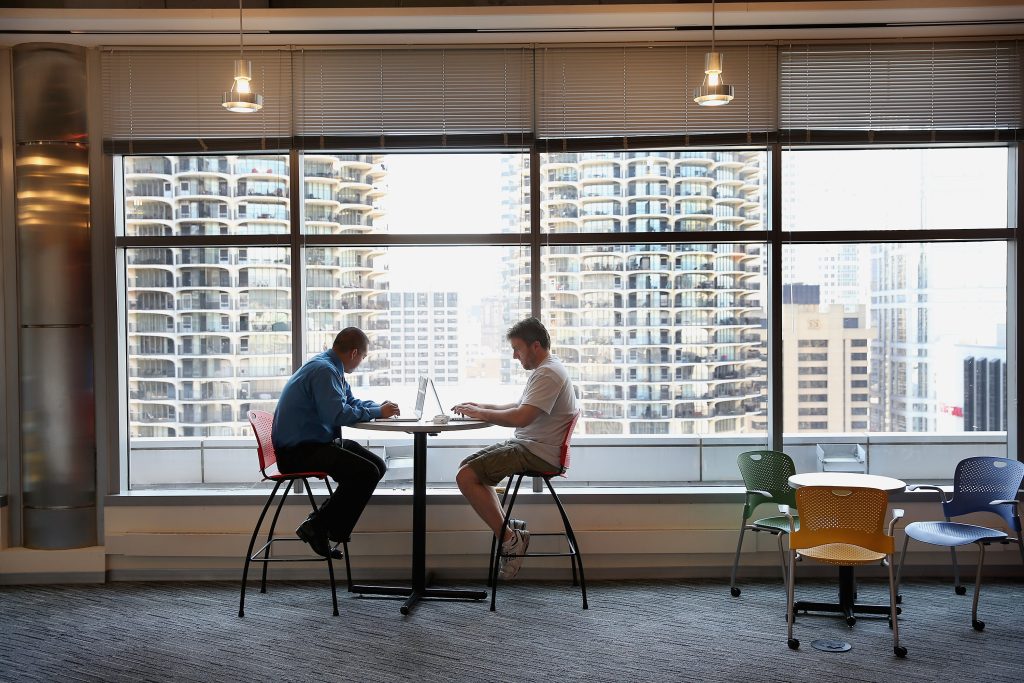 Des bureaux où il fait bon travailler - Open space - Google's Chicago Office Offers Career Coaching To Veterans
