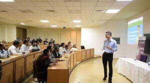J’adore participer et créer des événements pour transmettre ! Ici, une conférence en Inde sur la culture Startup pour réussir